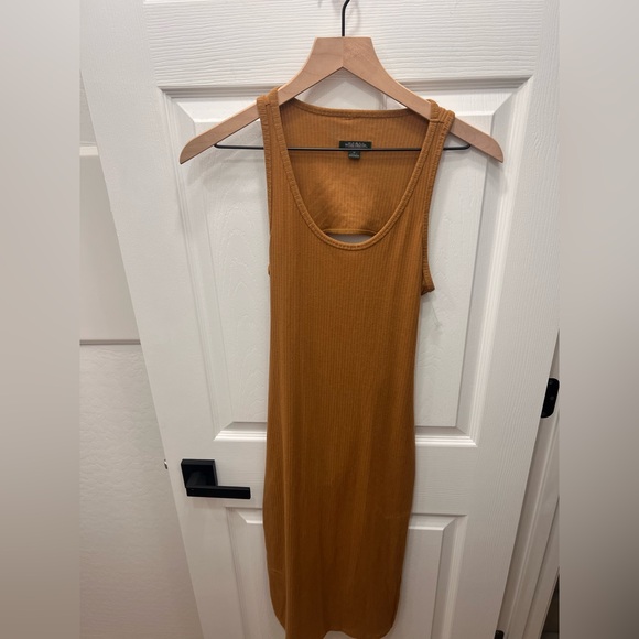 wild fable Dresses & Skirts - NWOT Wild Fable maxi dress with cut out back